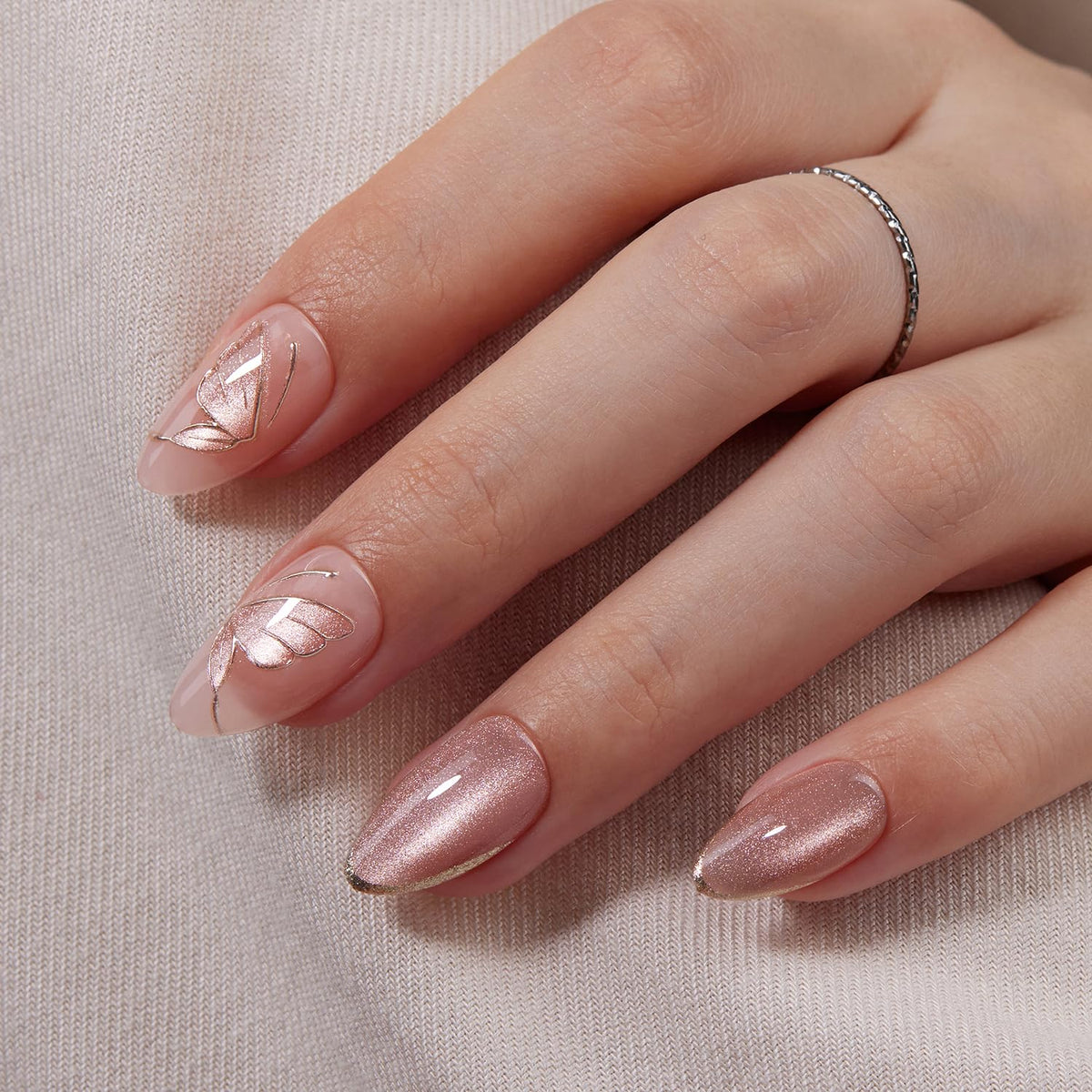VSALON application scene with glue and nails demonstrating quick setup