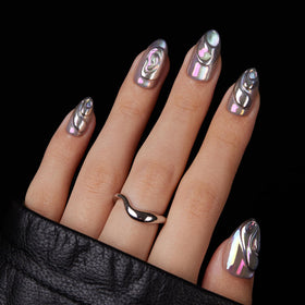 VSALON reusable nails stored in case for neat, repeatable use