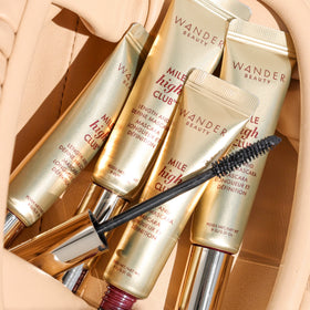 Wander Beauty ingredients label showing castor oil and peach leaf conditioning