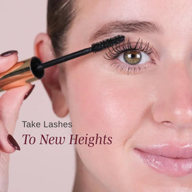 Wander Beauty open wand detail demonstrating precise brush for lash separation