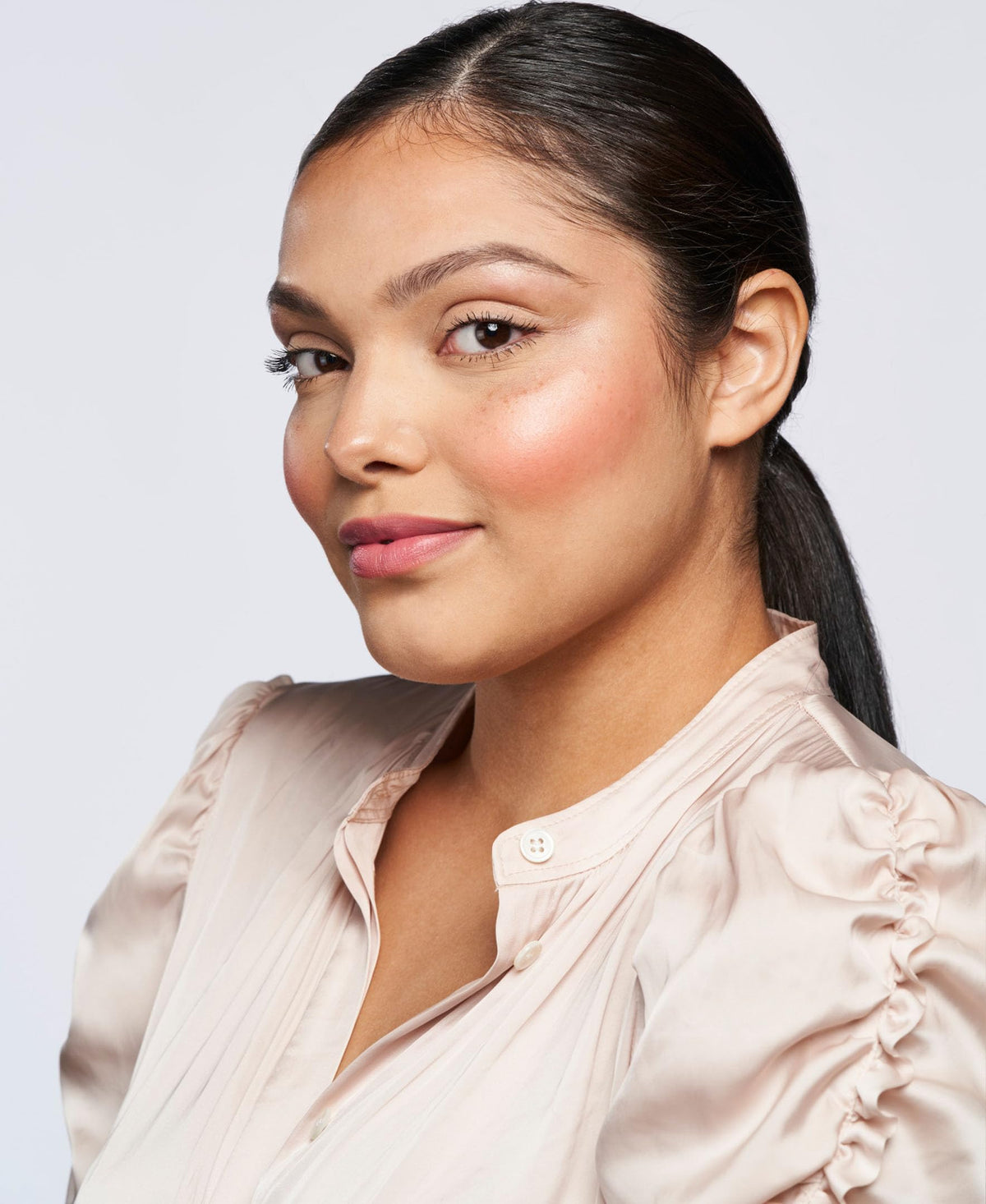 Wander Beauty illuminator texture close-up showing luminous finish and smoothness
