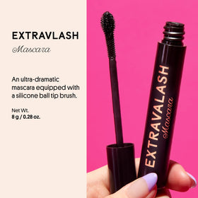Winky Lux brush close-up with silicone ball tip, demonstrates precise application