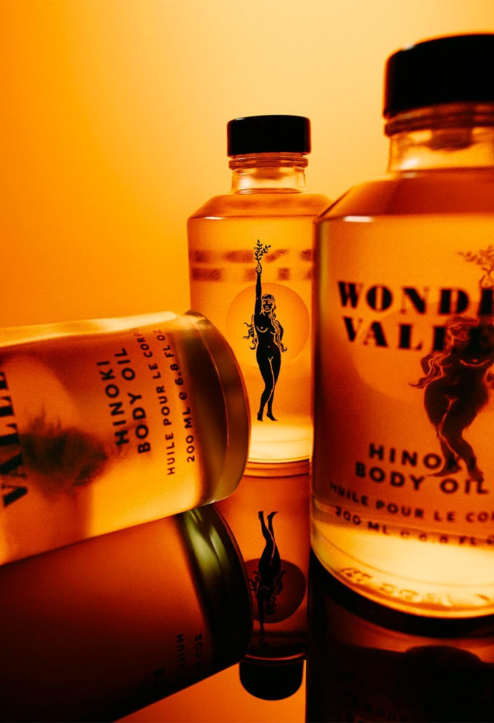 WONDER VALLEY oil pouring to reveal lightweight texture and fast absorption benefit