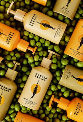 WONDER VALLEY close-up label highlighting ingredients and clean formula