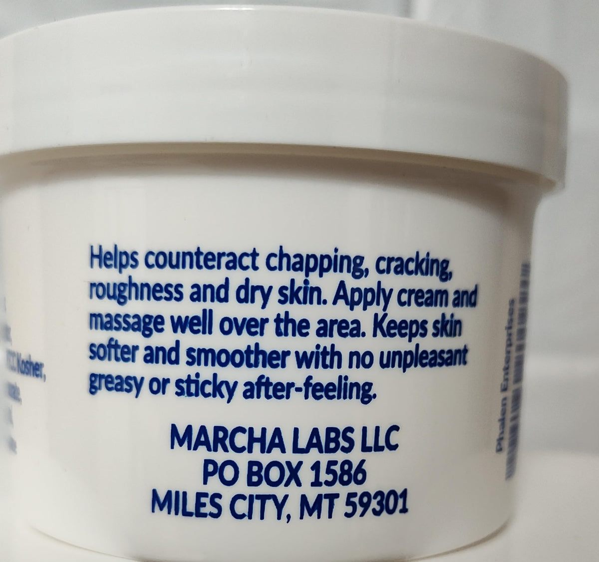 Wool Wax close-up texture smear highlighting smooth, fast-absorbing cream