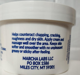 Wool Wax close-up texture smear highlighting smooth, fast-absorbing cream