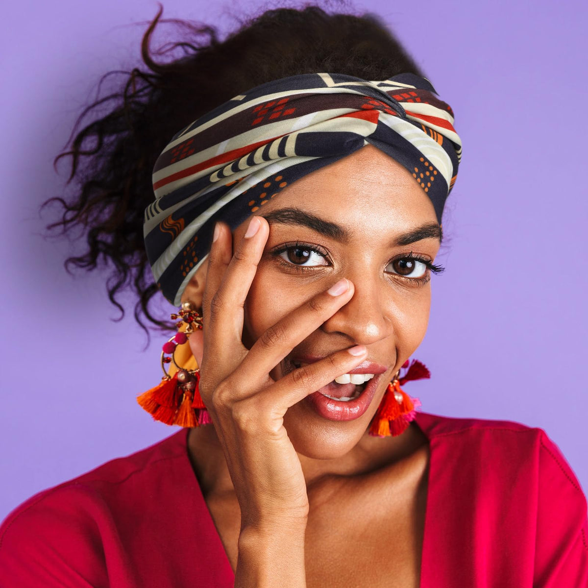XunYee twisted-knot headband detail emphasizing secure styling and added volume for hair