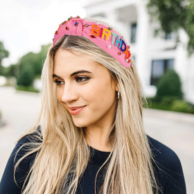 YAHPERN headband on hands showing scale and easy-to-wear size