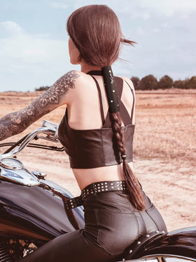 Yinkin ponytail demo displaying wrap closure for tidy and comfortable hold