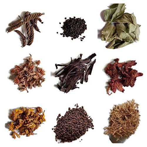 YOGI’S GIFT application: fingertips massaging oil into scalp, showing simple at-home usage benefit
