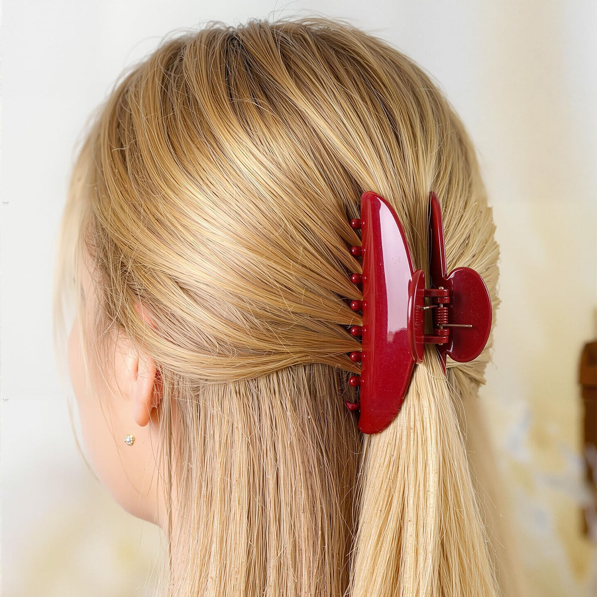 Yuxung clip in use holding half-up hairstyle for quick, secure styling benefit