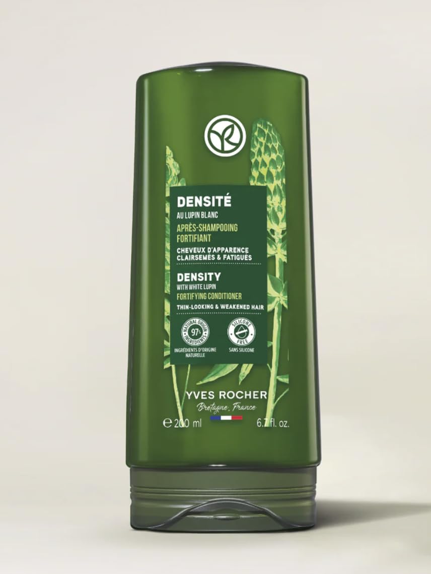 Yves Rocher shampoo texture pouring for gentle cleansing benefit