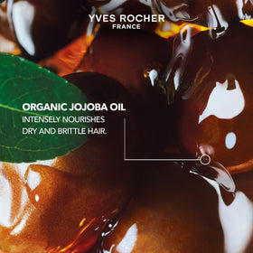Yves Rocher serum texture close-up highlighting lightweight absorbent formula benefit