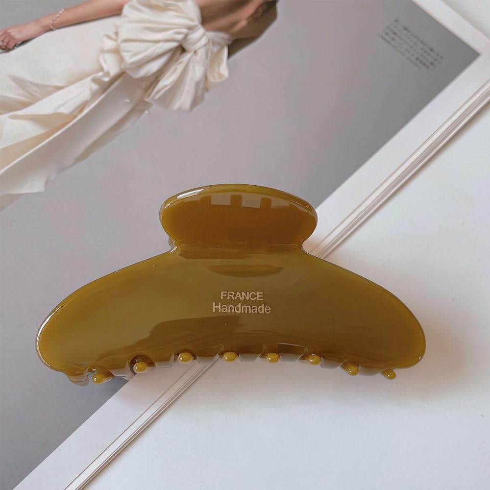 ZHOUMEIWENSP lifestyle outfit accessory showing fashionable, versatile styling