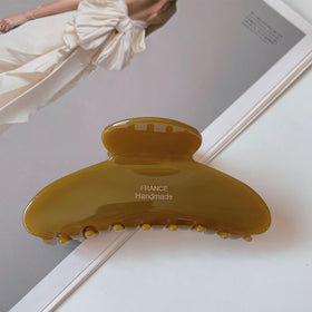 ZHOUMEIWENSP lifestyle outfit accessory showing fashionable, versatile styling