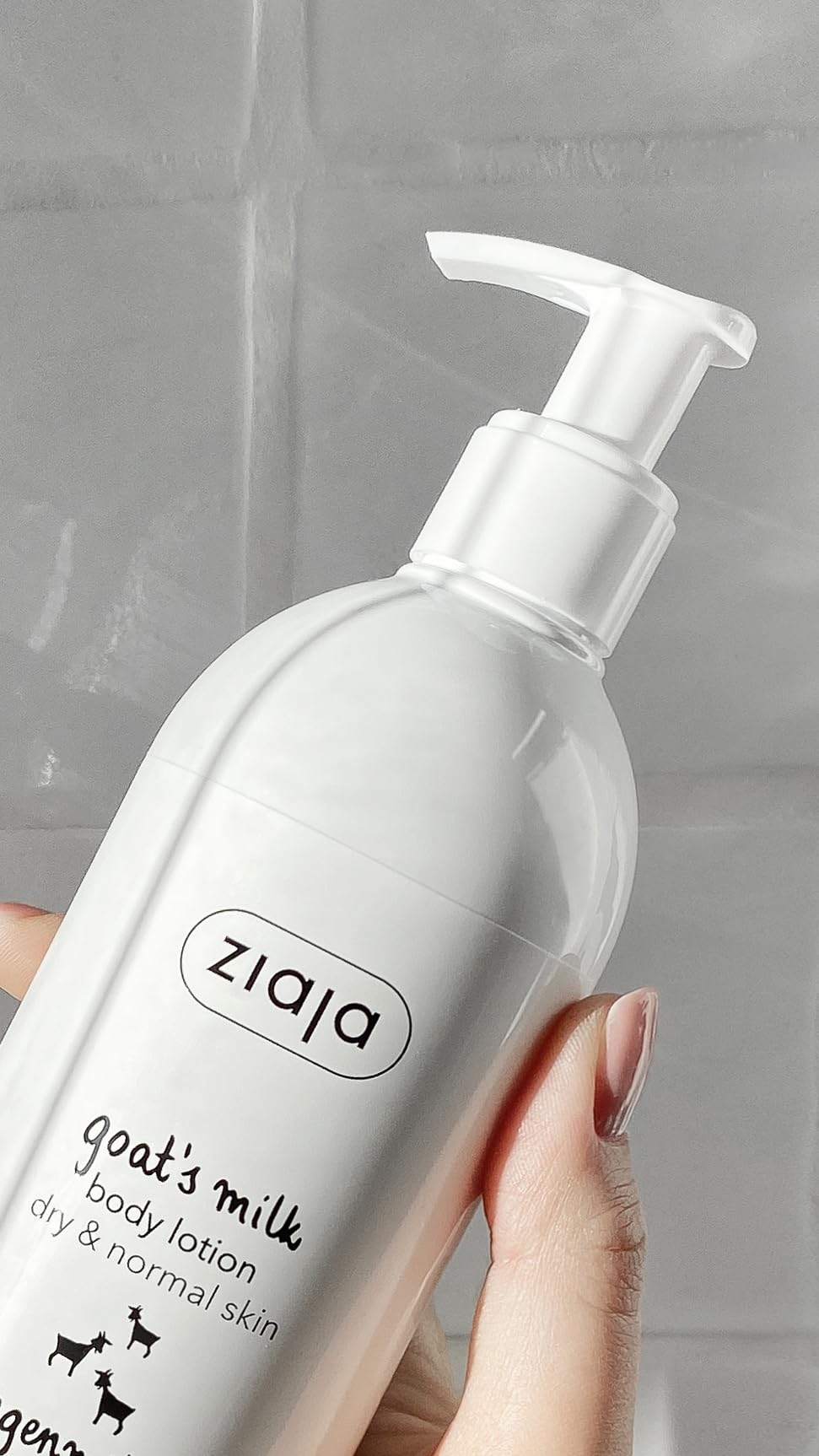 Ziaja goat's milk lotion pump and label close-up highlighting ingredients and ease