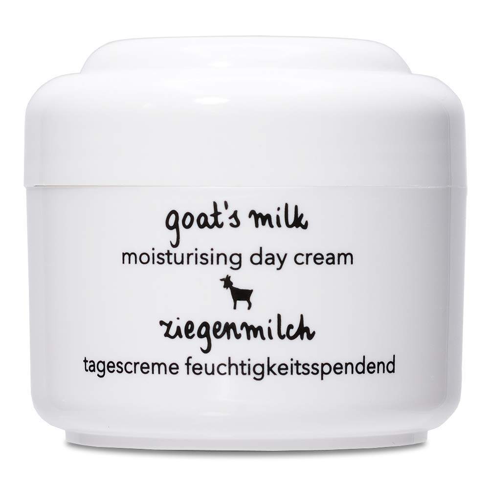 Ziaja Goat's Milk cream texture close-up illustrating smooth consistency for quick absorption