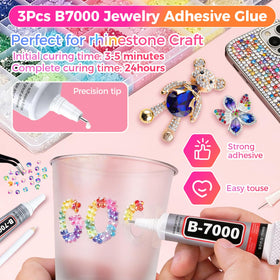 Zuukhard rhinestones applied on nail art sample demonstrating fine-detail sparkle